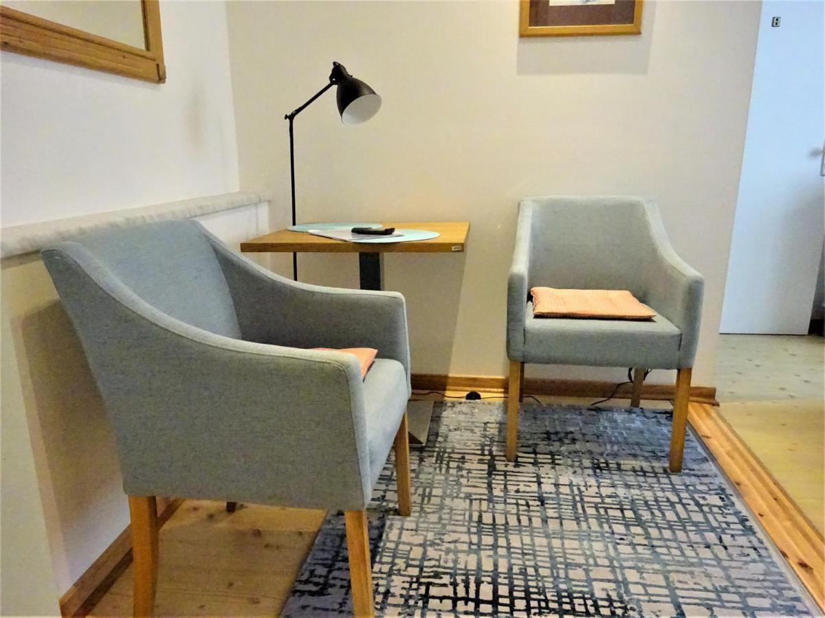 שטראלסונד Hotel Pension Zur Faehrbruecke מראה חיצוני תמונה