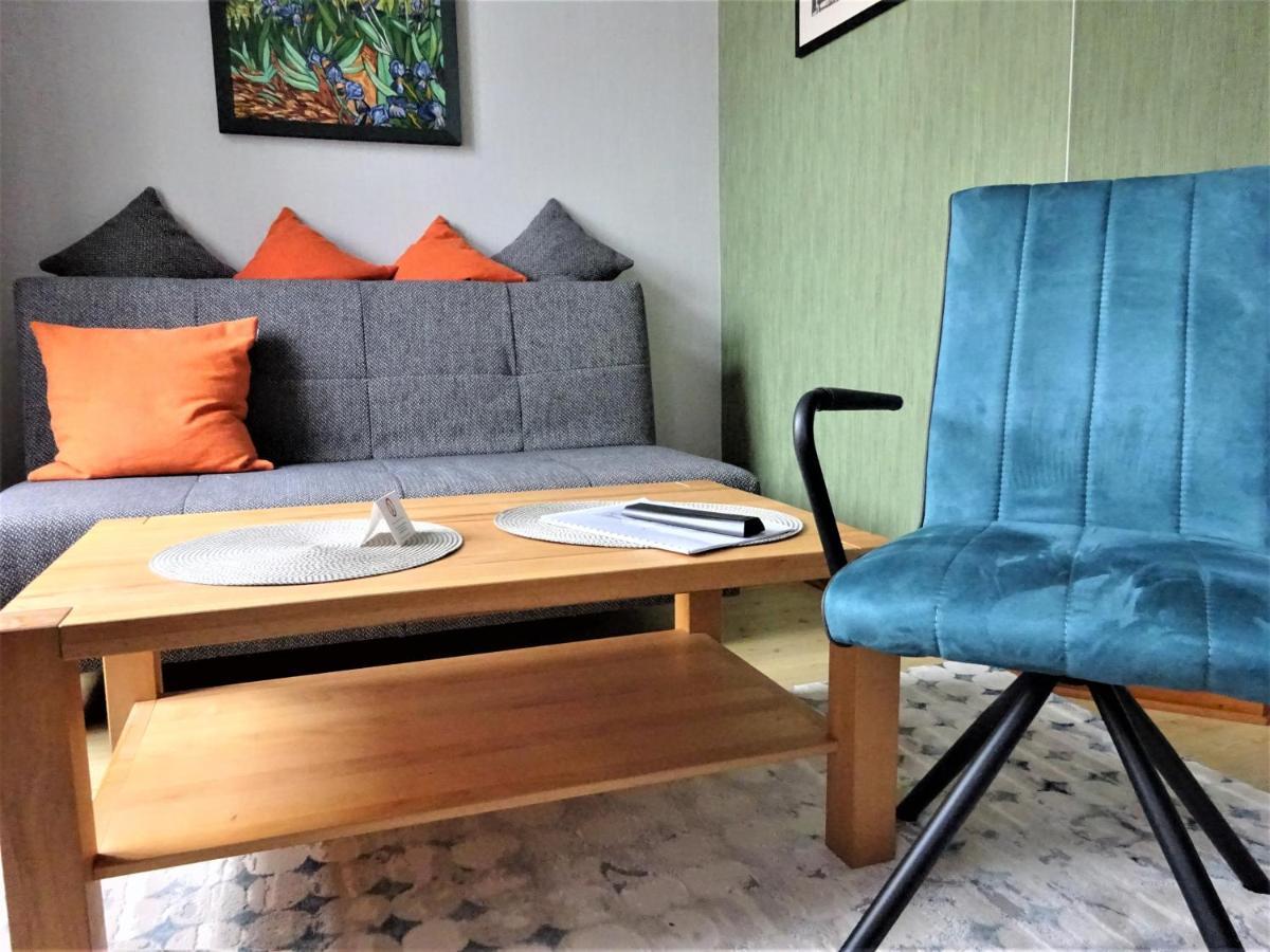 שטראלסונד Hotel Pension Zur Faehrbruecke מראה חיצוני תמונה